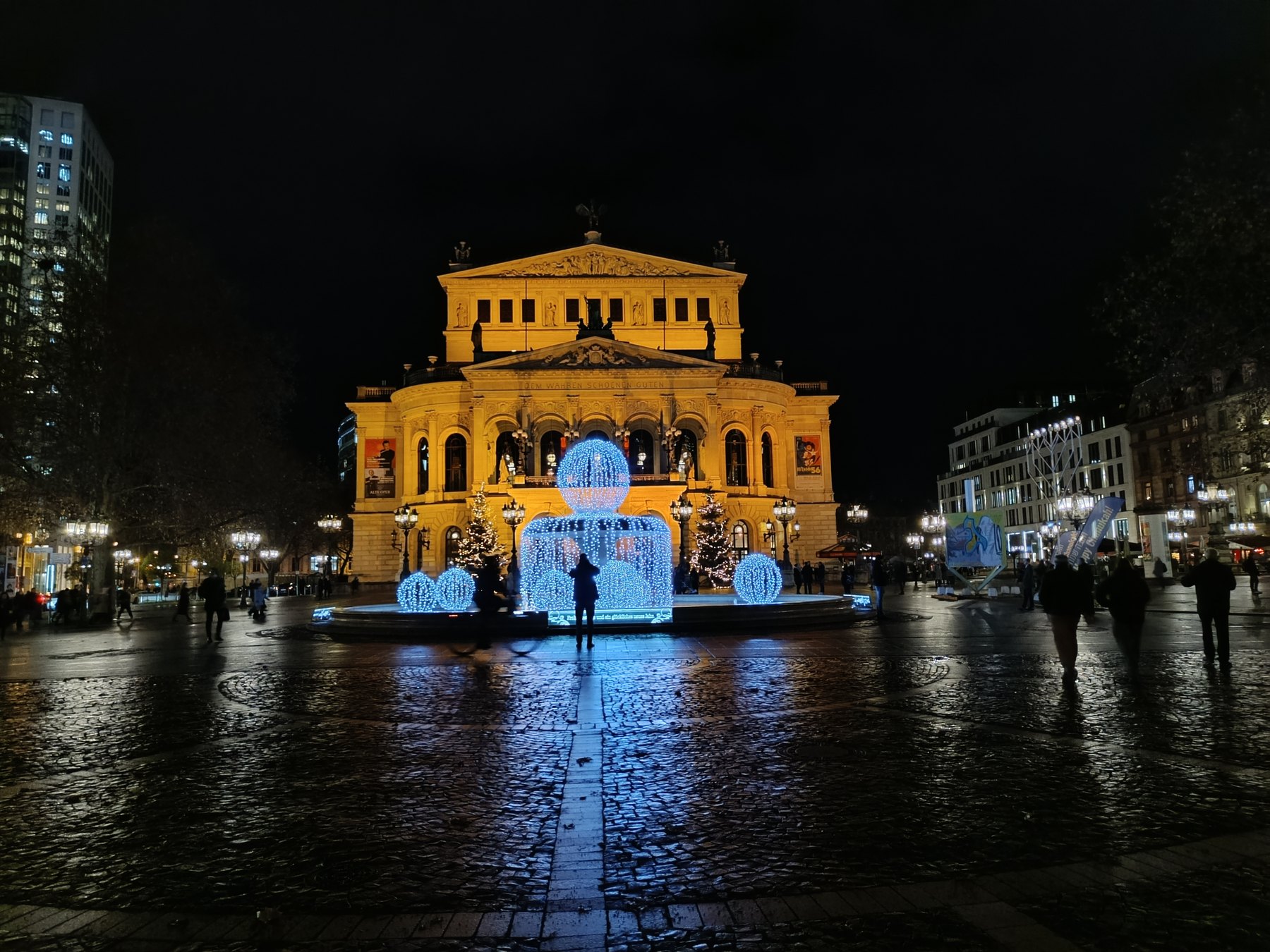 The Alte Oper in Frankfurt, the traditional finishing landmark for Eschborn-Frankfurt.